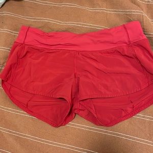 Lululemon red speed up short 2.5 inch size 6